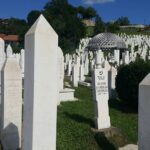Ahmet Kürşat Öçalan Instagram – #srebrenica #srebrenitsa #bosnia #saraybosna #sarajevo “ve hersey bittiginde hatirlayacagim sey; dusmanlarimizin sozleri degil dostlarimizin sessizligi olacaktir” #aliyaizzetbegoviç