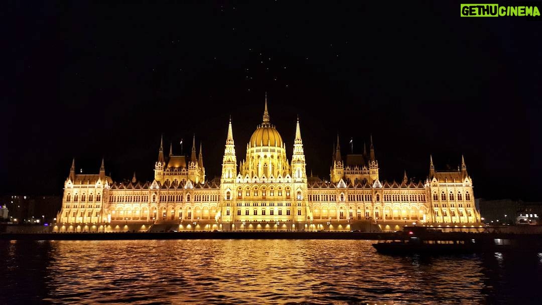 Ahmet Kürşat Öçalan Instagram - #budapestparliament #budapest
