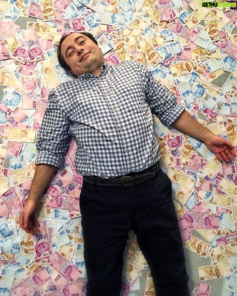 Ahmet Kürşat Öçalan Instagram - #money money money must be #funny in the #rich man's #world