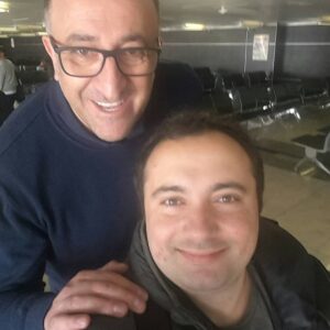 Ahmet Kürşat Öçalan Instagram - Ugurladik f4a dunyanin en guzel takimini ve dunyanin en buyuk kocunu. Nasipse orda olacagim, insallah kupayi alir doneriz @fbbasketbol 😎 #f4 #finalfour #vitoriagasteiz #ispanya #euroleague @euroleague @euroleague
