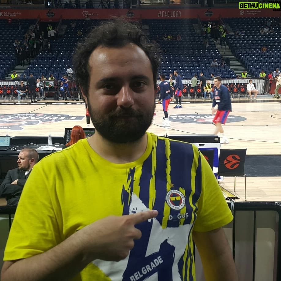 Ahmet Kürşat Öçalan Instagram - Tesekkurler #obradovic tesekkurler @fbbasketbol #starkarena #belgrade #beograd #euroleague
