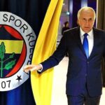 Ahmet Kürşat Öçalan Instagram – Giden bir koç değil. Giden, bana şu yaşıma kadar Fenerbahçe’nin ne demek oldugunu en iyi şekilde gösteren, Fenerbahçe ruhuna sahada vücut veren ve bunu her sahaya çıkışında istisnasız bir şekilde mütemadiyen yapan, Avrupa’nın görmüş olduğu en büyük KOÇ,  en büyük LİDER. Giden, Fenerbahçe’ye hizmet edenler arasında işini en layıkıyla yapan, Fenerbahçenin kimyasını, kaderini değiştiren bir komutan. Senin sayende Belgrad sokaklarında, Berlin caddelerinde, kuzey İspanyada Fenerbahçe diye, Türkiye diye bağırdık. Senin sayende hep tvden gıpta ederek izlediğimiz ana, “we are the champions” şarkısı eşliğinde  Avrupa’nın en büyük kupasını kaldırdığımıza  şahitlik ettik. Sen bizi çok mutlu ettin. Sana çok teşekkür ederim Koç. Seni bizde çalışmaya ikna etmek bir önceki yönetimin en doğru üç hareketinden biriyse, senin gitmene mani olamamak da bu yönetimin yapmış ve yapacağı tüm hatalar arasında ilk sırada olacak. Tekrar karşılaşalım Koç. Tekrar bizimle ol. Biz seni çok seviyoruz #obradovic  @alexander.raskovic  @fbbasketbol @fenerbahce #obra