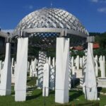 Ahmet Kürşat Öçalan Instagram – #srebrenica #srebrenitsa #bosnia #saraybosna #sarajevo “ve hersey bittiginde hatirlayacagim sey; dusmanlarimizin sozleri degil dostlarimizin sessizligi olacaktir” #aliyaizzetbegoviç