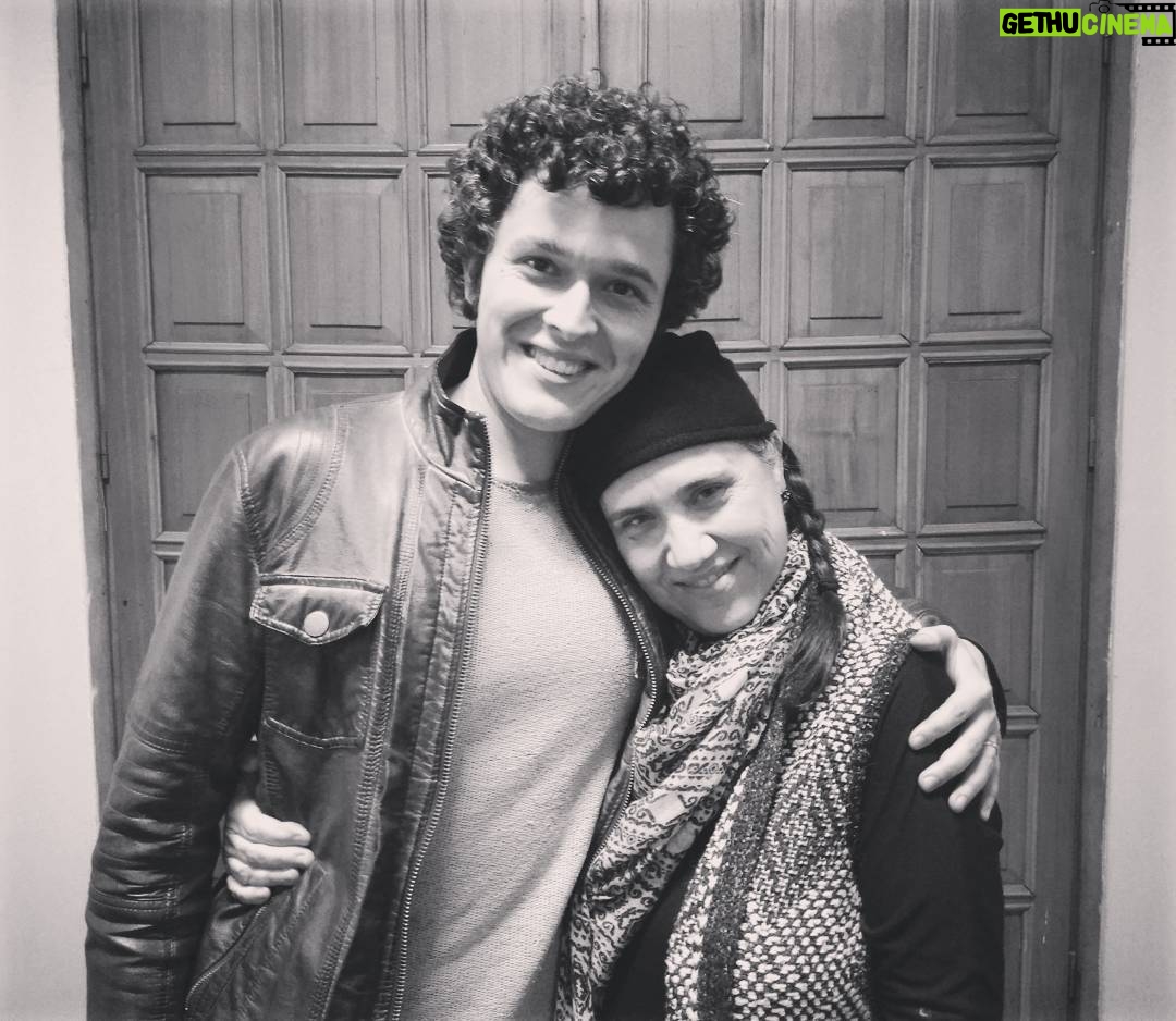 Ahmet Uğur Say Instagram - Ohh misss 🌸 @ugurdemirpehlivan 🎭#kızgındamdakikedi #mamart @tgrltlk 👏 @bennurduyucu ❤️