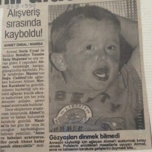 Ahmet Uğur Say Instagram - bildiğimilkhikâye: 
30 yıl önce kaybolmuşum. Çok korkmuşum, göz yaşlarım dinmek bilmemiş. Adımı sormuşlar r’leri söylemediğimden ‘ahmetuğuysay’ demişim. Ahmet “Uysal” anlamışlar. Masal anlatıp uyutmuşlar.
Kaç sene geçmiş hâlâ kayboluyorum; arıyorum arıyorum bulamıyorum! Hâlâ çok korkuyorum.. Ve sanırım hâlâ masal anlatıp uyutuyolar, Ahmet uysal’dır diyolar. Ben ne diyeyim, haberdeki gibi bitireyim “Anne ve babaları uyarıyoruz. HER ÇOCUK AHMET KADAR ŞANSLI OLMAYABİLİR” #liberty 🌺