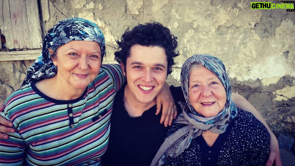 Ahmet Uğur Say Instagram - Pili, yavrusu, abası... Veziroglu, Manisa, Turkey