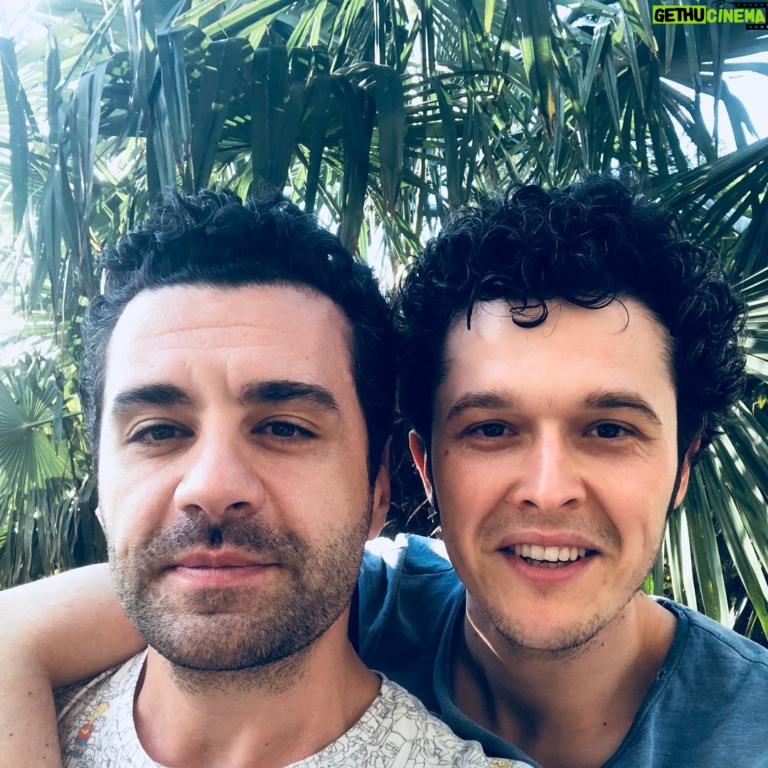 Ahmet Uğur Say Instagram - Bilge’li, Onur’lu... @onur_bilge 🖤🙏🏻🎈