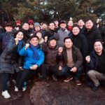 Ahn Cheol-soo Instagram - 1월 1일 새벽에 판교 마당바위에서 천여분의 주민들과 함께 일출을 보며 소원을 빌었습니다. 마당바위까지 30분 정도 산길을 올라가야했지만 미리 나와 계신 자원봉사자분들의 산길 정비와 안내 덕분에 큰 부상자 없이 많은 사람들이 새해 첫 일출을 함께 할 수 있었습니다. 공동체의 의미를 다시 한번 되새길 수 있었습니다. 청룡의 해를 맞아 기운찬 한해 되시기를 바랍니다. 판교원마을 뒷산 마당바위