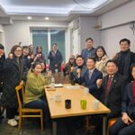 Ahn Cheol-soo Instagram - '야탑동 주민 여러분! 안철수입니다' 오늘은 야탑동의 소상공인, 학부모분들을 비롯해 많은 주민 여러분들을 찾아뵙고 왔습니다. 고물가, 고금리에 많은 소상공인 여러분이 어려움에 처해 계시고, 우리 아이교육을 어떻게 시켜야 할지 학부모분들은 늘 고민이 많아 보였습니다. 아울러 모든 주민분들이 불편을 겪고 계신 교통 문제의 전반적인 해결을 위해 노력하고 있습니다. 우리 야탑동 주민 여러분께서 하루빨리 근심을 더실 수 있도록, 달리고 또 달리겠습니다. #성남 #분당 #야탑 #소상공인 #학부모 #안철수 분당구 야탑동