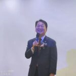 Ahn Cheol-soo Instagram - 요즘 지역에는 연말 분위기가 물씬 풍기고 있습니다. 우리 어르신들을 위해 아낌없이 후원과 봉사를 해주시는 분들이 모인 '판교노인복지관 송년회'와 우리 아이들을 위해 항상 고생하시는 '성남시 가정어린이집 선생님들의 송년의 밤' 행사를 다녀왔습니다. 👴🏻👵🏻👪👨‍👩‍👧‍👧 서로에게 올 한해 고생했다고 격려하시는 모습들을 보니, 추운 날씨에도 불구하고 마음이 따뜻해집니다. #송년 #후원 #봉사 #어린이집 #선생님 #따뜻 경기도 성남시 분당구