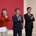Ahn Cheol-soo Instagram - '2024, 함께 가면 길이 됩니다.' 2024 국민의힘 경기도당 신년인사회에 참석했습니다. 새해를 맞아 다가오는 총선 승리를 위해 경기도당에서 결속을 다졌습니다. 이번 총선에서 수도권이 얼마나 중요한지는 몇 번을 강조해도 부족함이 없습니다. 앞으로 수도권 중진의원으로서 총선 승리를 위해 국민 여러분께 말보단 행동으로 보여드리는 정치를 하겠습니다. #2024 #국민의힘 #경기도당 #신년인사회 경기도 수원시