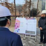 Ahn Cheol-soo Instagram - '판교테크노벨리를 이끄는 주역들!' 오늘은 판교 소부장기술융합연구소와 경기창조경제혁신센터에 각각 방문해 대한민국 경제의 미래에 대한 이야기를 나누었습니다. 그리고 판교 컨텐츠 거리조성사업 현장을 둘러 보았습니다. 얼어붙은 경제회복을 위해선 소기업이 중견기업으로, 중견기업이 대기업으로 성장할 수 있는 토양을 하루 빨리 갖춰야 합니다. 허허벌판이었던 판교에 처음 안랩을 세운 그 마음으로, 늘 기업인 여러분 곁에 함께 하겠습니다. #판교 #테크노벨리 #스타트업 #성장 #안철수 판교테크노밸리 Pangyo Technovalley