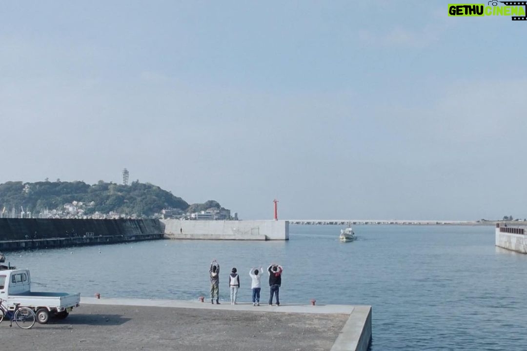 Ahn Dong-gu Instagram - 영화따라 다녀왔습니다. 일본여행의 이유였는데, 좋아요. 다리는 안 좋아졌습니다.
