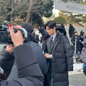 Ahn Dong-gu Instagram - 오늘부터 출근