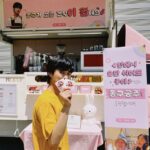 Ahn Dong-gu Instagram - @hyello._.o 아니 뭐 이런 걸 더... 아 아니 이런 걸 다...!! 고마워. 감동먹어서 우는 뒷 모습이야. 😭 기매주니 짱👏