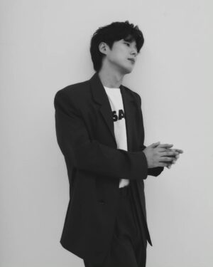Ahn Dong-gu Instagram - 