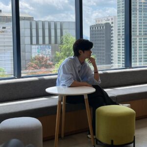Ahn Dong-gu Instagram - 🤳