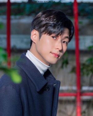 Ahn Dong-gu Instagram - 감사드립니다🙏
하도윤 안녕..!