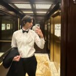 Ahn Hyo-seop Instagram - world is your oyster🚶‍♂️🤍