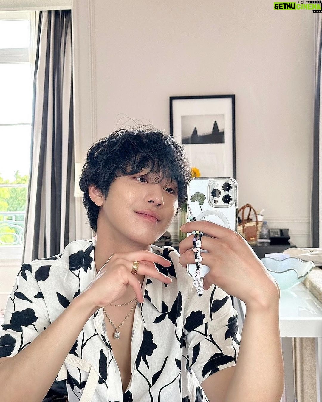 Ahn Hyo-seop - 4.2 Million Likes - Love you paris