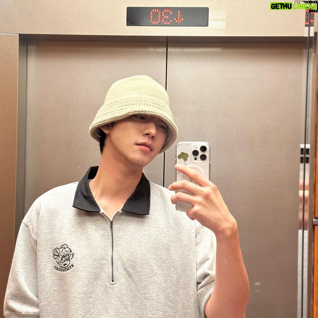 Ahn Hyo-seop - 2.9 Million Likes - 여행 그리고 다시 한국🫠