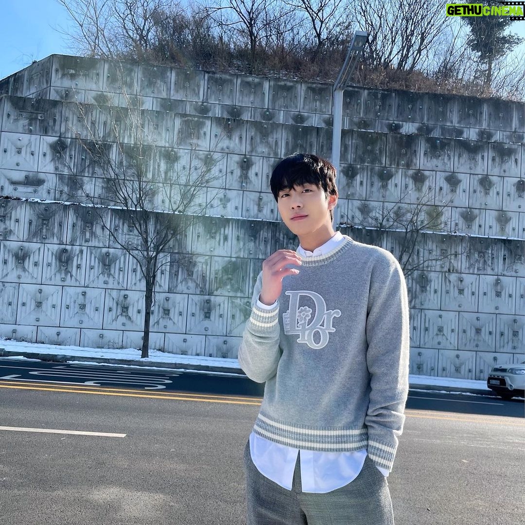 Ahn Hyo-seop - 3.4 Million Likes - winter #Dior #DiorSpring23