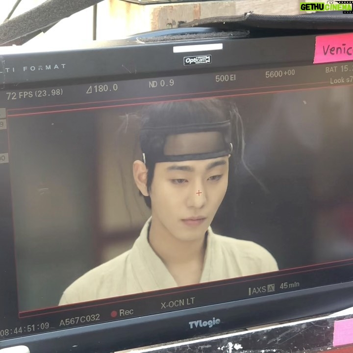 Ahn Hyo-seop Instagram - 최대한 멋있어 보이려고 했거든요