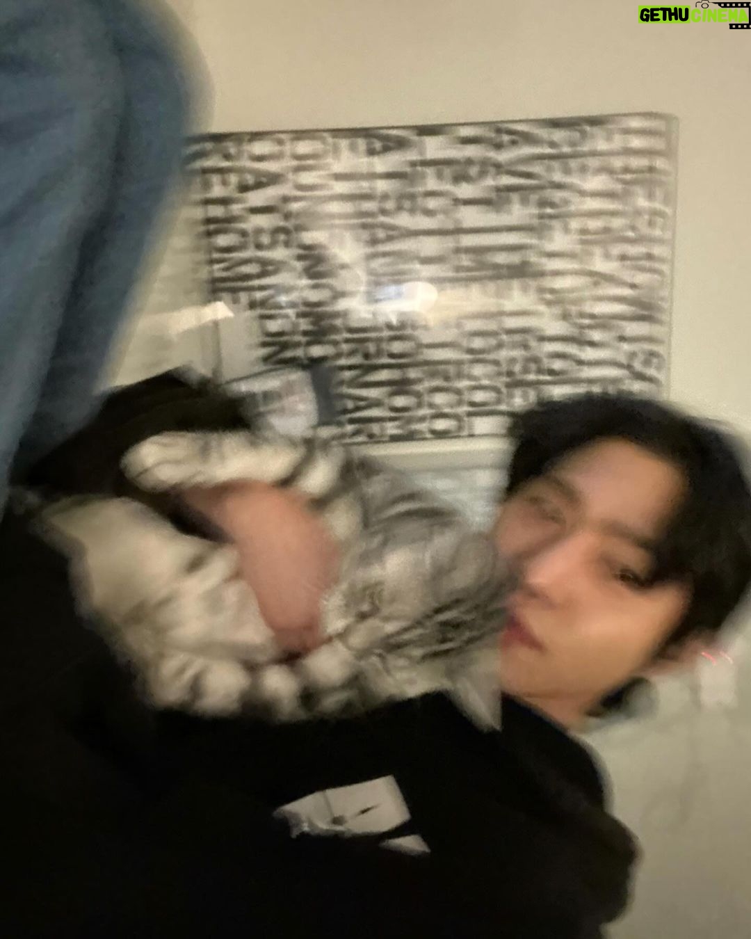 Ahn Hyo-seop - 3.1 Million Likes - 한번만 바울아… merry christmas🧸