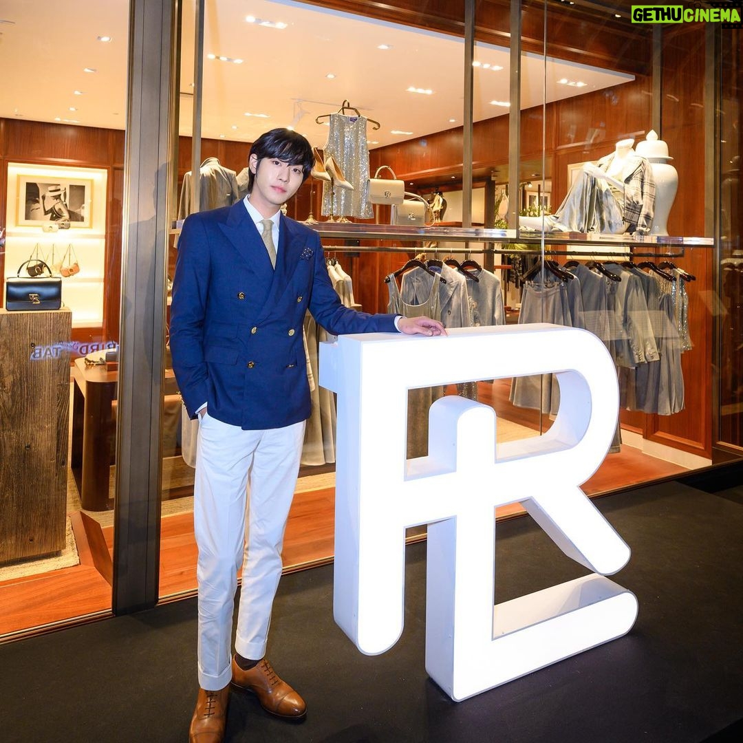Ahn Hyo-seop Instagram - Singapore 🥰 #RalphLaurenSG #RLPurpleLabel @ralphlauren