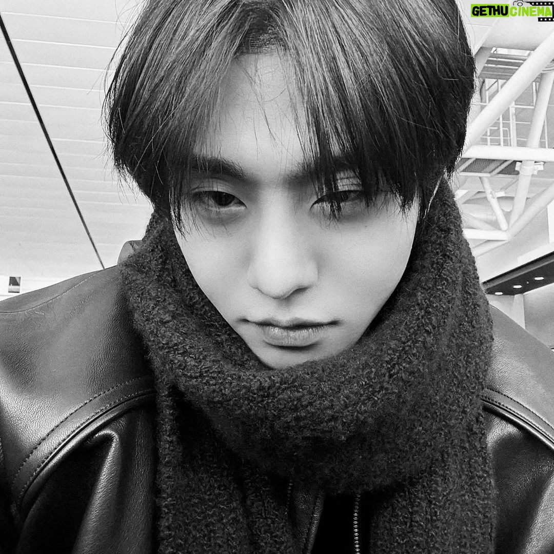 Ahn Hyo-seop Instagram - So much love and energy. Love you everyone🥰 & Happy Valentine’s!