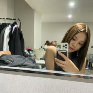 Ahn Sol-bin Instagram - 현지의 순간들😚 [ 오늘 밤 11시 #jtbc #월화드라마 #아이돌더쿱 ]