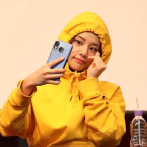 Ahn Sol-bin Instagram - 💛오늘은 아이돌 하는날💛 (라떼가 찍어줌)😘