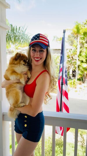 Aimee La Joie Instagram - Becca’s 4th of July Photo Tips 🇺🇸💋#aimeelajoie #becca #4thofjuly