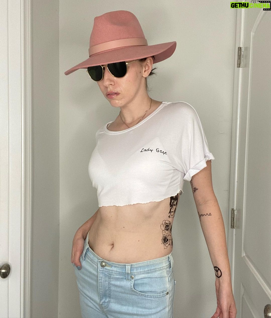 Aimee La Joie - 1K Likes - Oh, you were a perfect illusion.
#ladygaga #joanne #aimeelajoie