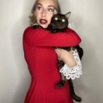 Aimee La Joie Instagram - Now that the strike has ended I can post my Halloween costume! Sabrina & Salem 🐈‍⬛ #halloween #aimeelajoie #lydiadeetz