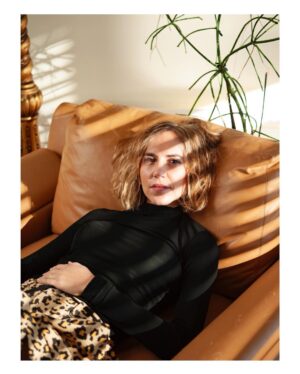 Aina Clotet Instagram - Woman on a sofa

Gracias @woman_es ✨

(Ya tenéis el 3r episodio de HIERRO en @movistarplus 🤐)

📷 by @kikupinol