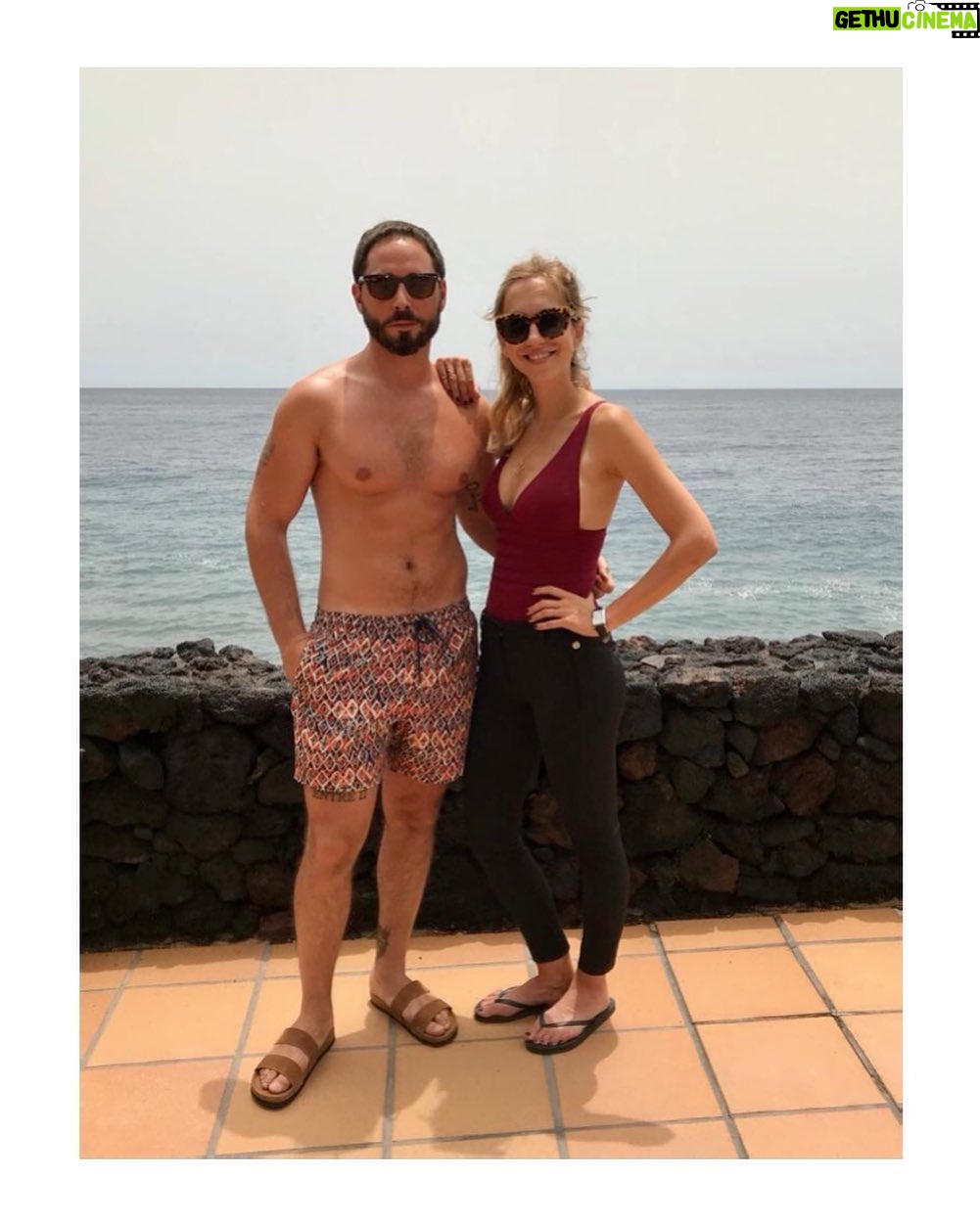 Aina Clotet Instagram - Gaspar Cabrera y Tamara Arias os esperan en la segunda temporada de HIERRO en @movistarplus Desde YA disponibles los dos primeros capítulos. Espero que los disfrutéis tanto como nosotros haciéndola.🔥 Gracias @matiasvarela por ser un enorme compañero de aventuras y a @portocabo por crear esta maravillosa familia.
