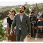 Aina Clotet Instagram - HIERRO T2 ya tiene fecha de estreno. Qué emoción ver el resultado de un rodaje tan especial. Volver a ver la isla mágica, que fue mi hogar durante tantos meses (con el primer confinamiento incluido) y a la panda talentosa de actores con los que tuve el enorme privilegio de trabajar. Gracias una vez más a los Coira , @jorgecoira #pepecoira, @ara_gonda y la familia @portocabo @movistarplus Os esperamos en @movistarplus en FEBRERO 2021. 💥 Isla de El Hierro