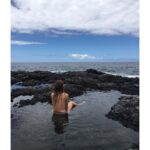 Aina Clotet Instagram - Después de 5 meses, dejo la isla que me acogió en este inolvidable confinamiento. Llegué pensando que me quedaría 20 días a rodar y se convirtió en mi hogar. He conocido a gente con los que espero caminar juntos mucho más. En fin, que aunque a veces pensemos que no, todo, un día, se acaba. Volveré a rodar, pero mi vida ya vuelve a la península. Gracias El Hierro por tanto. Bye Bye