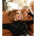Aina Clotet Instagram - Woman on a sofa Gracias @woman_es ✨ (Ya tenéis el 3r episodio de HIERRO en @movistarplus 🤐) 📷 by @kikupinol