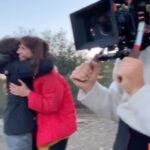 Aina Clotet Instagram - Así de felices estamos ante la NOMINACIÓN de ESTO NO ES SUECIA a los @premiosferoz a MEJOR SERIE DE COMEDIA Gracias gracias gracias 🥹 Estas imágenes son del último plano que rodamos. Quin viatge amics! #ValentinaViso @mrsillywalks #marcoll @nilozimmermann @celiagiraldo @sara.fantova @labaldo @marc_clotet @funicularfilms @sergicameron @nanouk_films @composer_remate @thisiswildhoney @amigossolutions @nur973 @blankinski i tot@s els que l’heu fet possible = 🫶