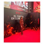 Aina Clotet Instagram - About yesterday 🔥 Fue muy bonito celebrar con todo el equipo. Congrats again a todo el equípo artístico y técnico. A partir de mañana disponible en @netflixes 👠 #thinkingmu @ardenuy_press
