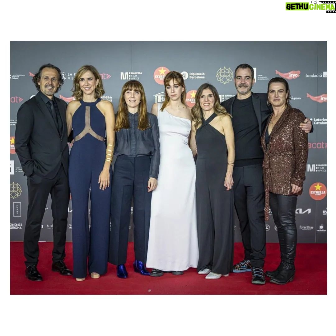 Aina Clotet Instagram - Un plaer haver celebrat ahir la gala dels Premis Gaudí ! Felicitats a totes les guanyadores!! I un honor haver estat nominada com a millor actriu secundària per ELS ENCANTATS de l’@elenatrape si no l’heu vist la podeu veure a @netflixes amb una meravellosa (com sempre) @laiacosta_ @academiacinecat @comingsoon_films @acontrafilms Mooltes gràcies a: 👗💎 @tot_hom @majoraljewelry