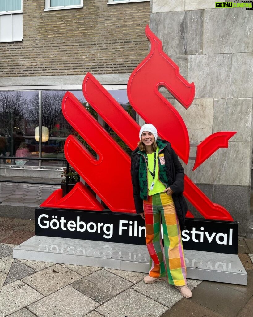 Aina Clotet Instagram - Thanks @gbgfilmfestival for inviting us as a “sunshine story”. Looking forward to the premiere of THIS IS NOT SWEDEN in May in @svt and in summer in @ndrhamburg Mariana has tried to find Ánnika… 🤣 Thanks @anagramsweden 🫶🏼 @funicularfilms @nanouk_films @noessuecia Sweden