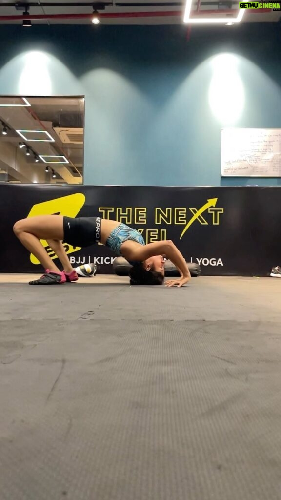 Aishwarya Krishnan Instagram - Wait for it!!!! Secret mantra: The Brain and the Body should never stop learning! Keep educating your brain with new information and keep exposing your body to new movements! Here I start my brand new journey towards something very exciting!! Any guesses ? 😁 #reels #reelsinstagram #fitnessreel #kolkatafitness #sporty #sports #fitwomen #personaltrainer #strength #movement #movementismedicine #fitbody #learn #newjourney #fearless #thestrengthsquad_by_aishwarya