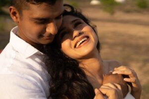 Aishwarya Krishnan Instagram - Love the person I am with you! Just an enhanced version and more of myself 🩷

.
.
.
.
.
.
.
.
.
.
.
.
.
.
.
.
.
#love #couple #smile #allsmile #happy #mine #photoshoot #picoftheday #fiance #instapic