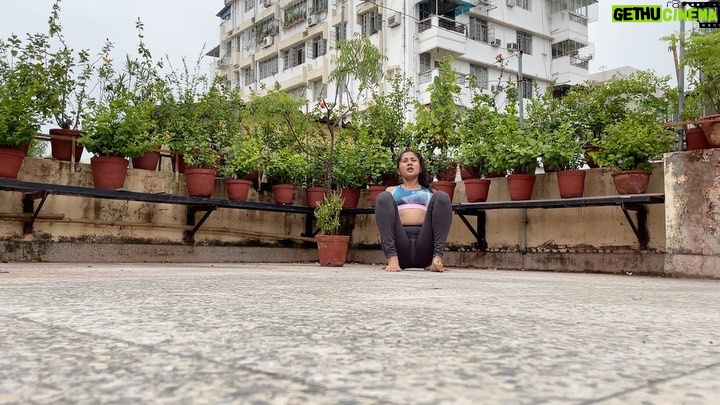 Aishwarya Krishnan Instagram - New day, new flow 🌸 #animalflow #gowiththeflow #animalflowinstructor #personaltrainer #personalcoach #personaltraining #fitness #fitwoman #fitnessmotivation #functionalmovement #movement