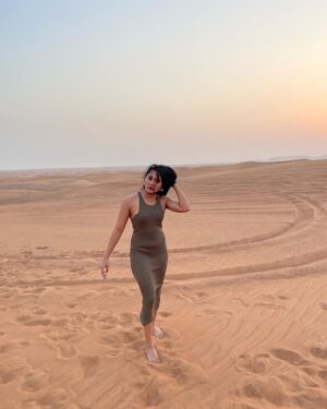 Aishwarya Krishnan Instagram - Some shampoo ad 👱‍♀️🤣

#throwback #instaphoto #instaclick #missvacation #holiday #vacation #dubai #dessertsafari