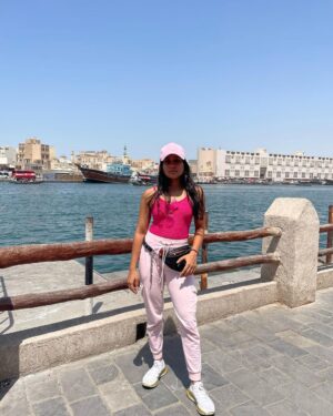Aishwarya Krishnan Instagram - Always been a Pink-Pink 🍓

#travel #vacation #dubai #dubaidiaries #travelgram #instaphoto #instapic #instagood #style #fashion #poser