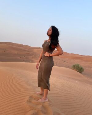 Aishwarya Krishnan Instagram - Live. 

#travel #vacation #traveldiaries #dubai #dubaivacation #familyvacation #trainer #desert #desertsafari #dubaidesert #dubaisesertsafari #pose #model #poser